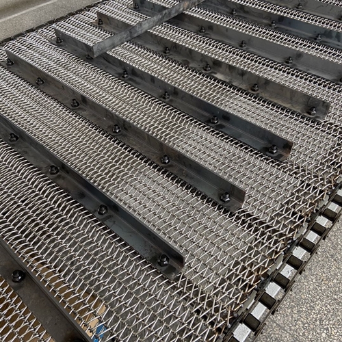 一款用于提升機(jī)的鏈條式網(wǎng)帶是怎樣組成的