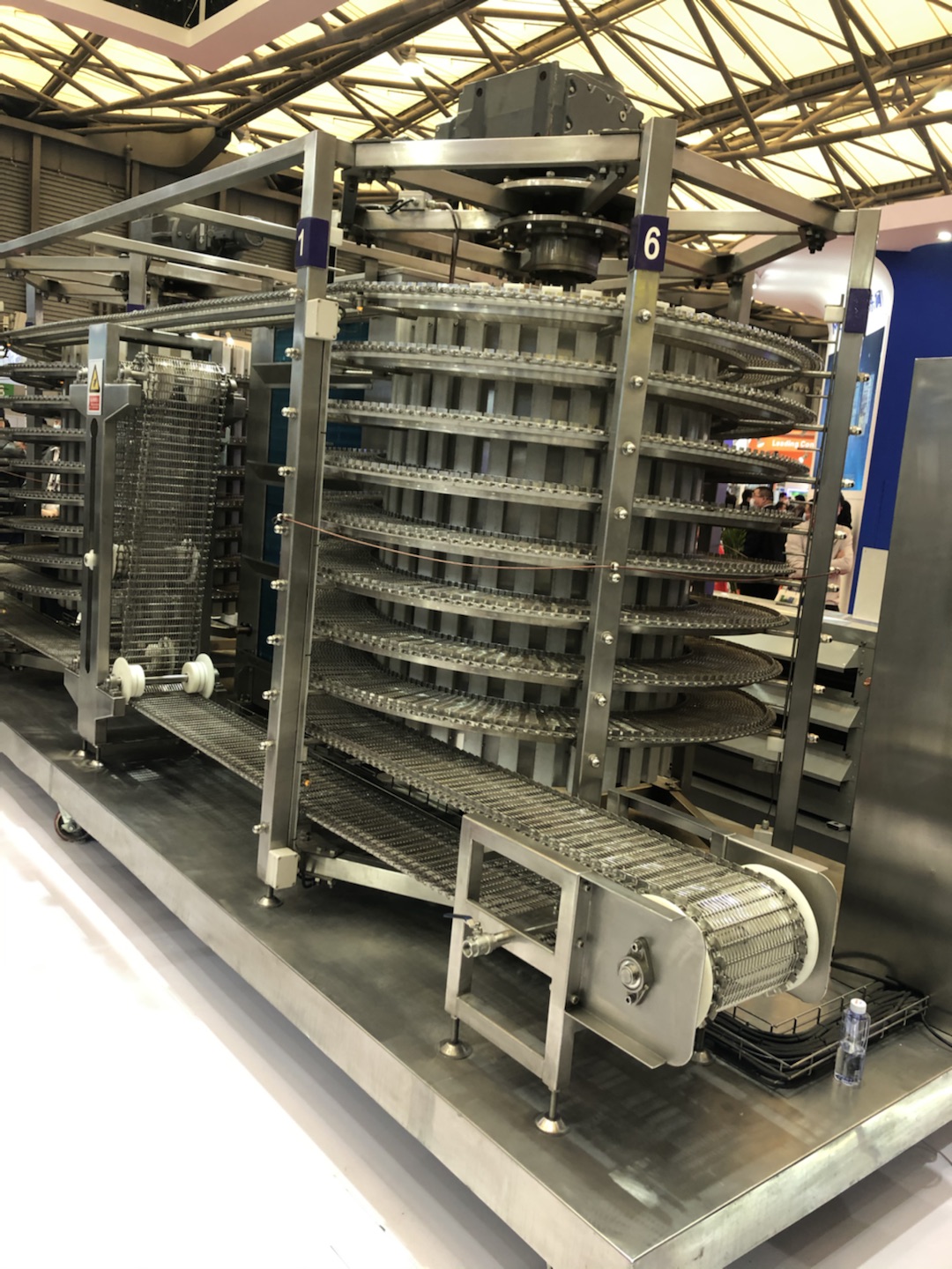 這個【螺旋塔網(wǎng)帶】，頻頻被設備商在展會上使用